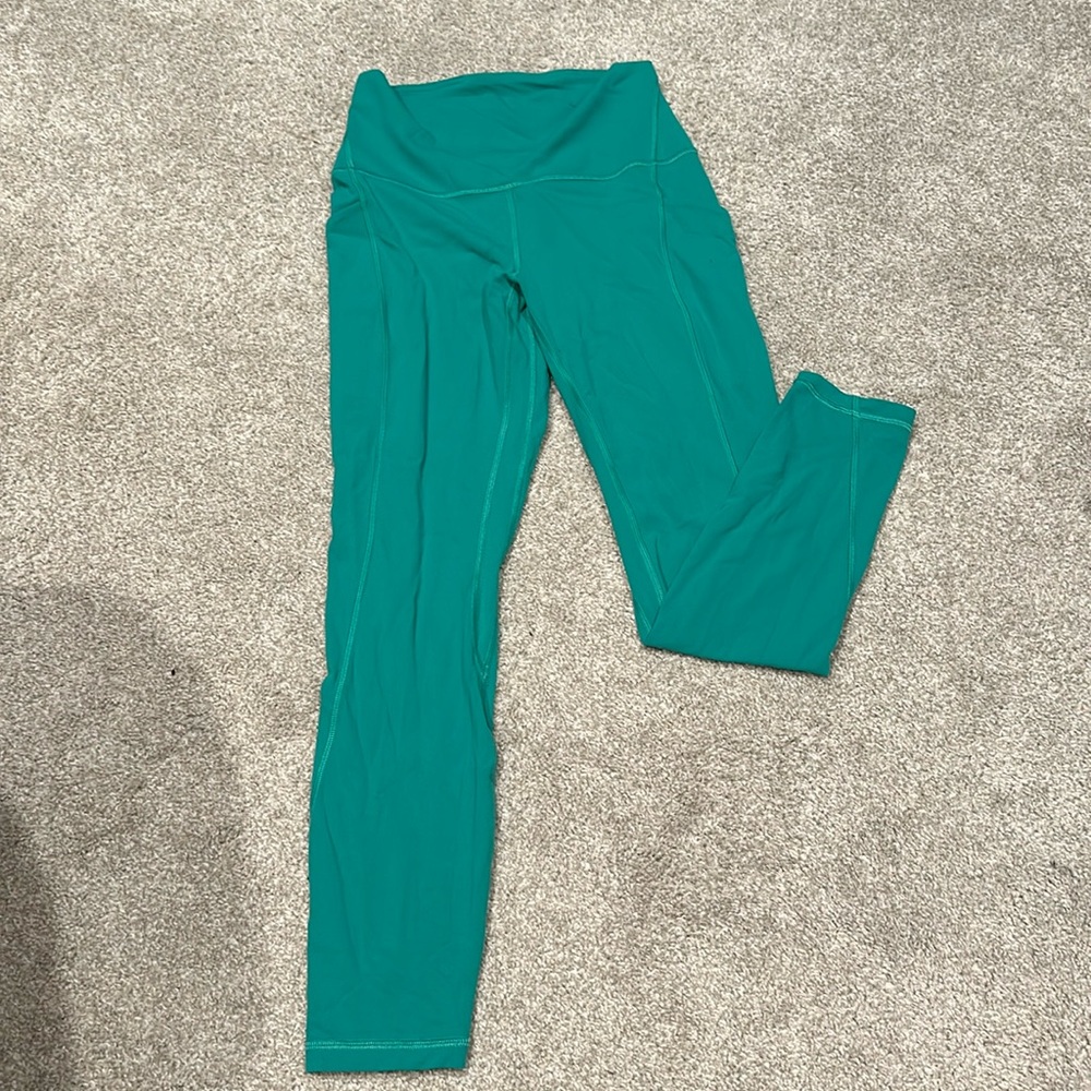 Lululemon Align (with pockets) size 6! Sooo soft!